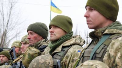 Произведенное в РФ картофельное пюре в тарелках солдат ВСУ возмутило украинцев