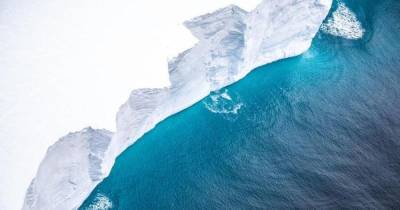 Огромный айсберг размером с Петербург откололся от Антарктиды