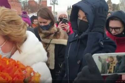 Юлия Навальная пришла на акцию памяти Немцова
