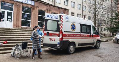Взрыв в больнице в Черновцах: пациентов перевозят в другие медучреждения, один из пострадавших — в реанимации