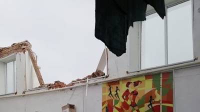Крыша жилого дома рухнула в селе Реткино под Рязанью