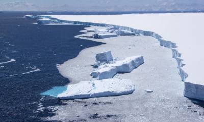 Больше Киева: от ледника в Антарктиде откололся гигантский айсберг – фото, видео