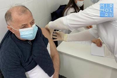 Члены Общественной палаты Дагестана привились от коронавирусной инфекции