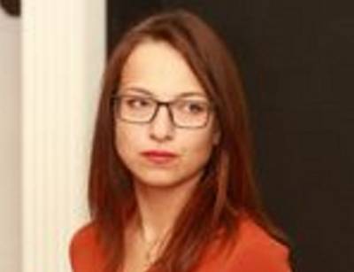 Журналистку издания «Baza» задержали в Петербурге