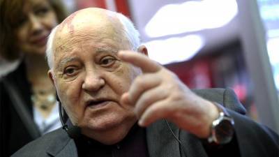 Горбачев призвал Путина и Байдена обсудить угрозы ядерной войны
