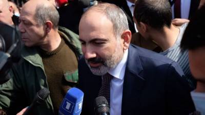 Пашинян продолжит настаивать на увольнении начальника Генштаба ВС Армении