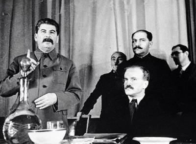 И.В.Сталин - Зачем Сталин в 1930 году стал «спаивать» советский народ - russian7.ru