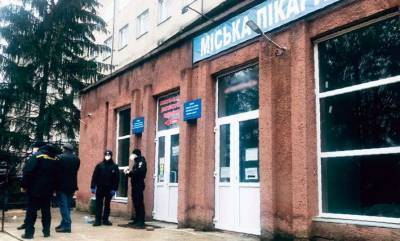 В Черновцах полиция устанавливает обстоятельства возникновения пожара в больнице