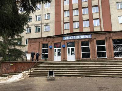 Смертельный пожар в "ковидной" больнице в Черновцах: главное о трагедии