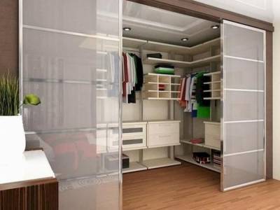 Планировка гардеробной в квартире и доме: популярные варианты