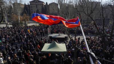 «В корне противоречит Конституции»: президент Армении отказался утвердить отставку начальника Генштаба