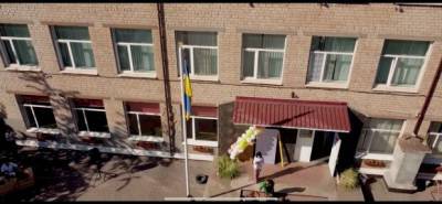 "Обозвали нищими свиньями": в украинской школе разразился скандал из-за поборов