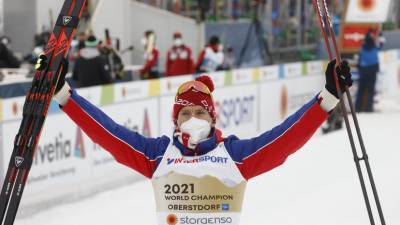 «По драматизму ничего подобного не видел»: как победа Большунова на ЧМ по лыжным гонкам стала праздником для России