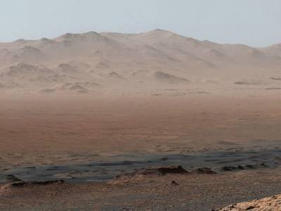 Появилось фото двух движущихся смерчей на Марсе