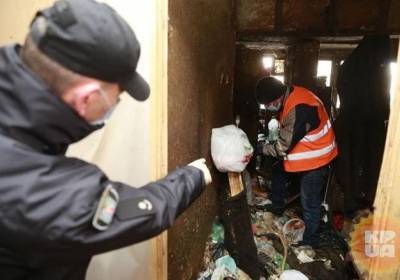 Как мы с полицей и коммунальщиками очищали квартиры от мусора