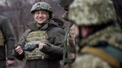 Украинские нардепы обвинили Зеленского в желании "нивелировать Конституцию"
