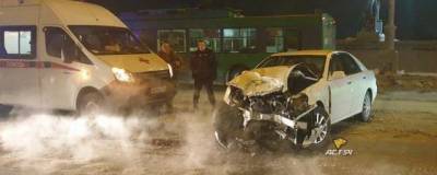 В Новосибирске в ДТП с такси пострадали три человека