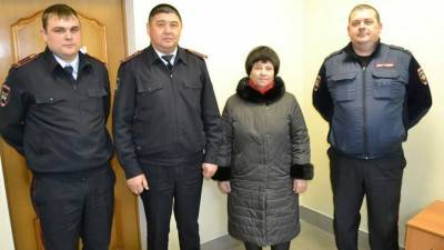 В Башкирии пенсионерка с внуками чуть не замёрзла до смерти на трассе