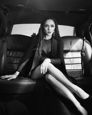 "Сильно красивая": Юлия Санина поразила фанов соблазнительным снимком