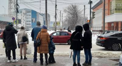 «Будем работать в таком же режиме»: мэрия обещала очистить Ярославль от снега и льда