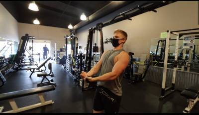 Худой парень 30 дней выполнял упражнения Шварценеггера: сильно ли изменилось его тело