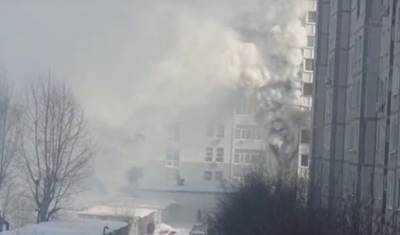 Сегодня в Тюмени на улице Болотникова, 11 загорелась квартира в многоэтажном доме