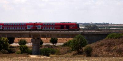Вопреки инструкциям, поезд из Хайфы в Тель-Авив оказался переполненным