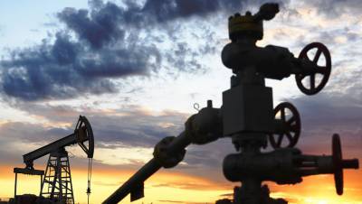 На нефтяном месторождении в ЯНАО прорвало трубопровод