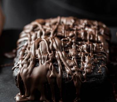 Как приготовить шоколадный торт Захер: рецепт от Евгения Клопотенко