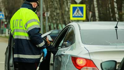 Мужчины в России получают автомобильные штрафы в три раза чаще женщин