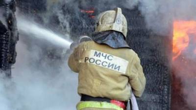 Пожарные локализовали возгорание на рынке в Мурманске