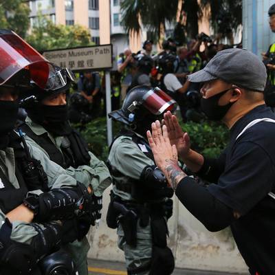 Полиция Гонконга предъявила обвинения 47 оппозиционным активистам