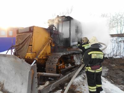 Спасатели тушили экскаватор и бульдозер во Всеволожском районе