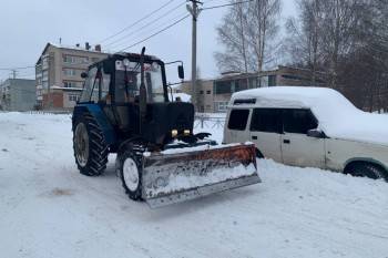 После снегопада на расчистку дорог в Вологодском районе вышло 29 единиц