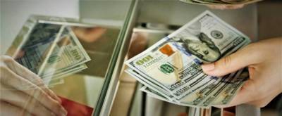 Значительно возросли денежные переводы на Украину из-за рубежа