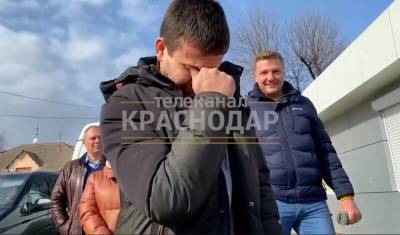 ФК «Краснодар» подарил таксисту-инвалиду новую машину после скандала с пассажиркой