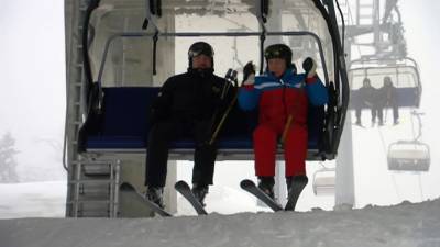 Лукашенко предложил сыну проложить лыжню для него и Путина