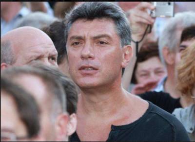 “Любил власть, женщин и деньги”: В Минобороны ответили почтившему память Немцова послу Латвии