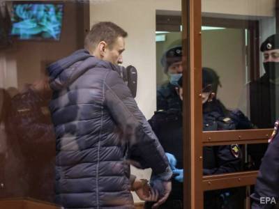 Правозащитник рассказал, что в колонии, куда этапировали Навального, его приезду "все не рады"
