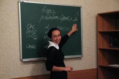 Осипов объяснил задержки зарплат учителям неправильным планированием в минобре края