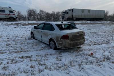 За сутки на дорогах Волгоградской области опрокинулись две машины