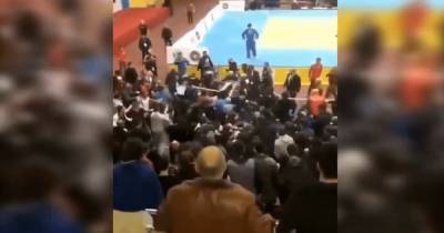 В России соревнования по дзюдо завершились массовой дракой (видео)