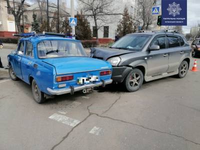 ДТП в Северодонецке: Hyundai и "Москвич" не поделили дорогу
