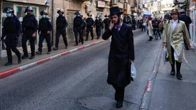 Несмотря на блокпосты: в Иерусалиме начались массовые нарушения карантина