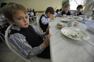 В подмосковном Красноармейске дети отравились в школьной столовой
