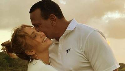 В Доминикане: Дженнифер Лопес очаровала романтическими фото с женихом