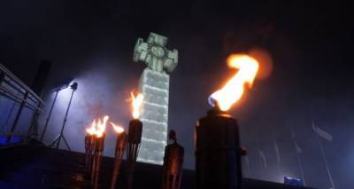 COVID-19 факельному шествию не помеха: как в Эстонии отметили День независимости