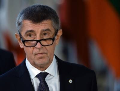 Премьер Чехии сообщил об угрозах ему и его семье