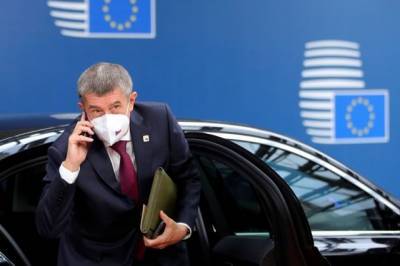 Премьер-министр Чехии заявил, что ему угрожали убийством