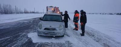 Спасатели в Татарстане помогли двум женщинам, замерзавшим на трассе